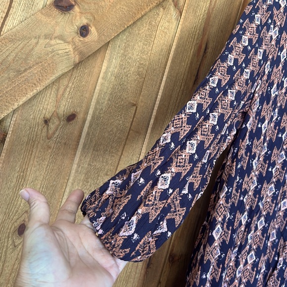 Billabong long sleeve dress - Picture 2 of 7